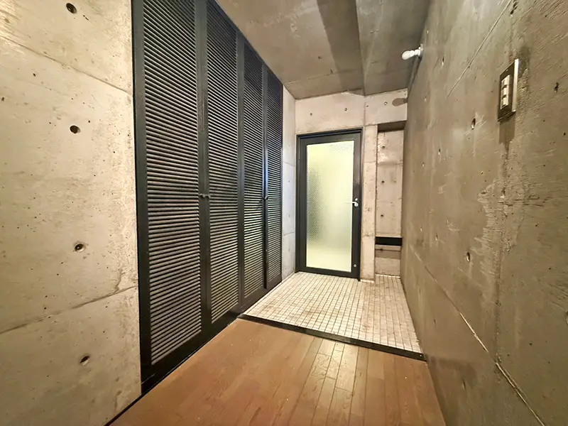 フリック・コート・アネックス（2LDK）中古マンションの玄関