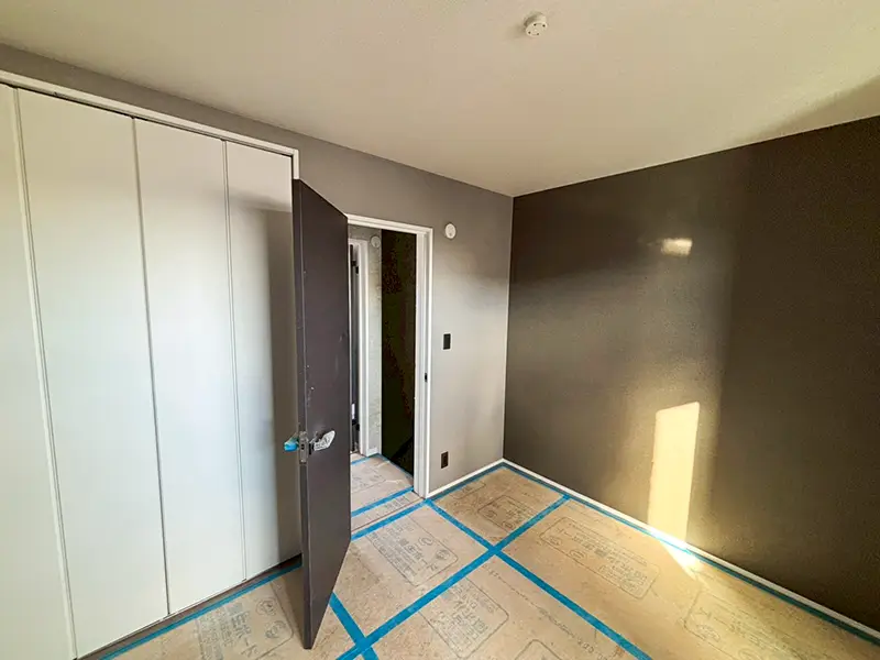 京都市伏見区淀樋爪町の新築一戸建ての洋室