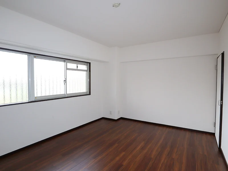 鴻池日光ハイツ（4LDK）中古マンションの洋室