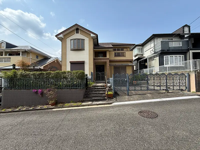 三重県名張市桔梗が丘西６番町　中古一戸建て住宅の外観