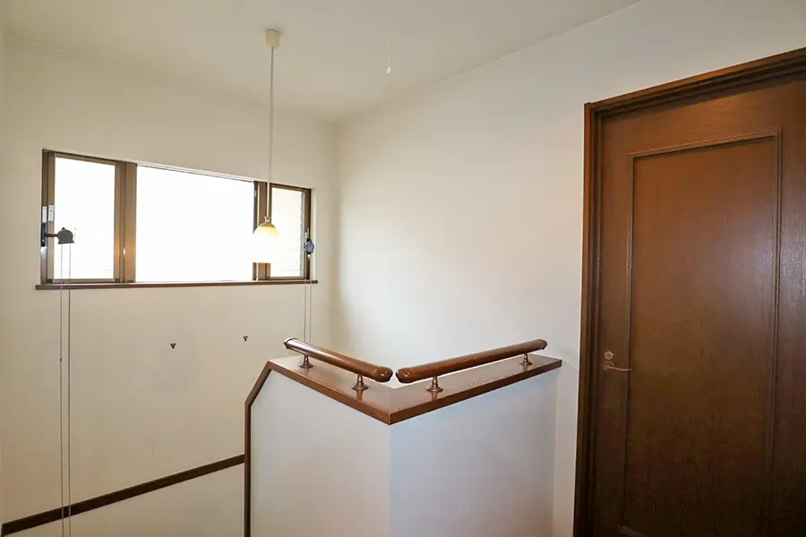 三重県名張市桔梗が丘西６番町の中古一戸建てのホール