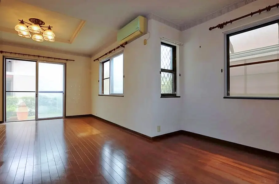 三重県名張市桔梗が丘西６番町の中古一戸建てのLDK