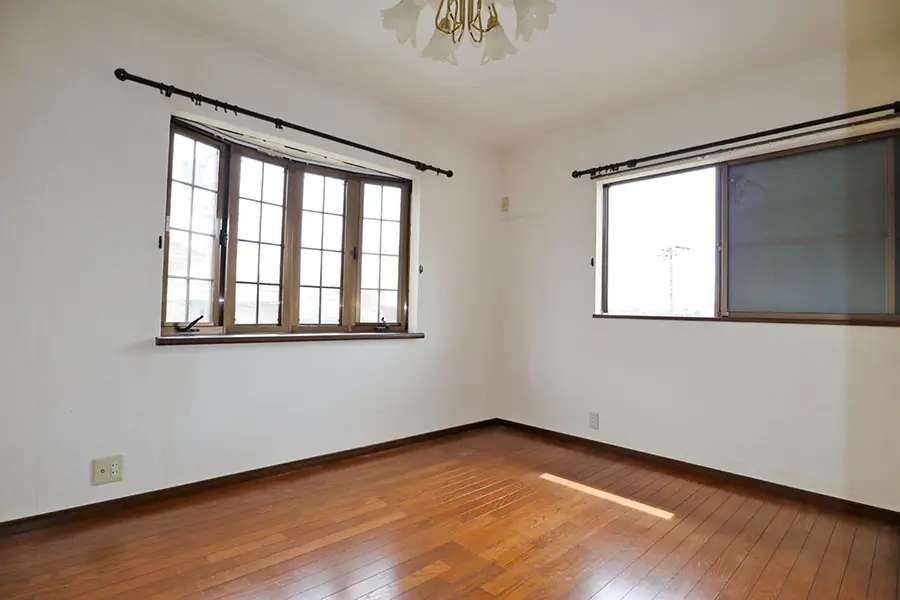 三重県名張市桔梗が丘西６番町の中古一戸建ての洋室