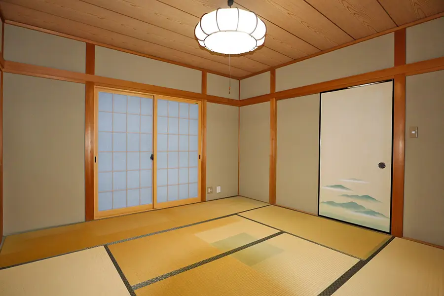 三重県名張市桔梗が丘西６番町の中古一戸建ての洋室