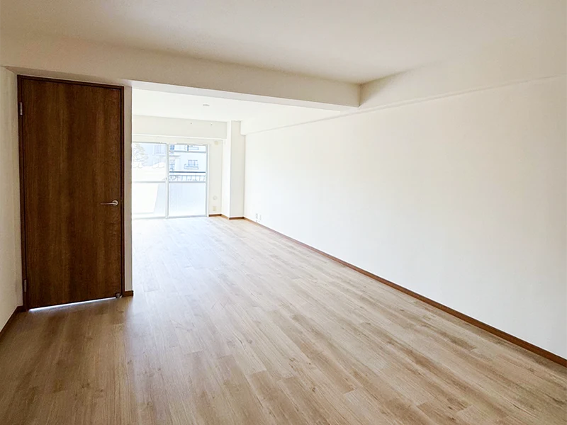 南海狭山コーポ2号棟411号室（3LDK）のリビング