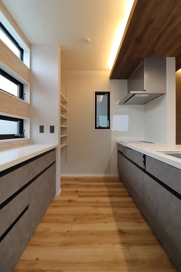 7ARC（セブンアーク）の施工実績｜大阪市阿倍野区に建てた注文住宅の広いキッチン