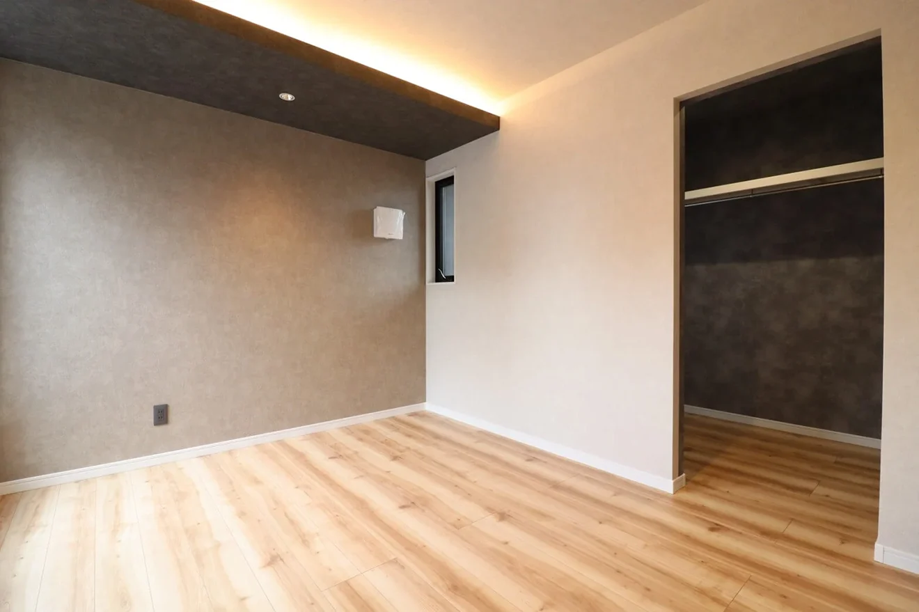 7ARC（セブンアーク）の施工実績｜大阪市阿倍野区に建てた注文住宅の洋室にあるウォークインクローゼット