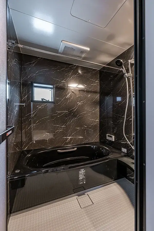 7ARC（セブンアーク）の施工実績｜堺市西区に建てた注文住宅のバスルーム