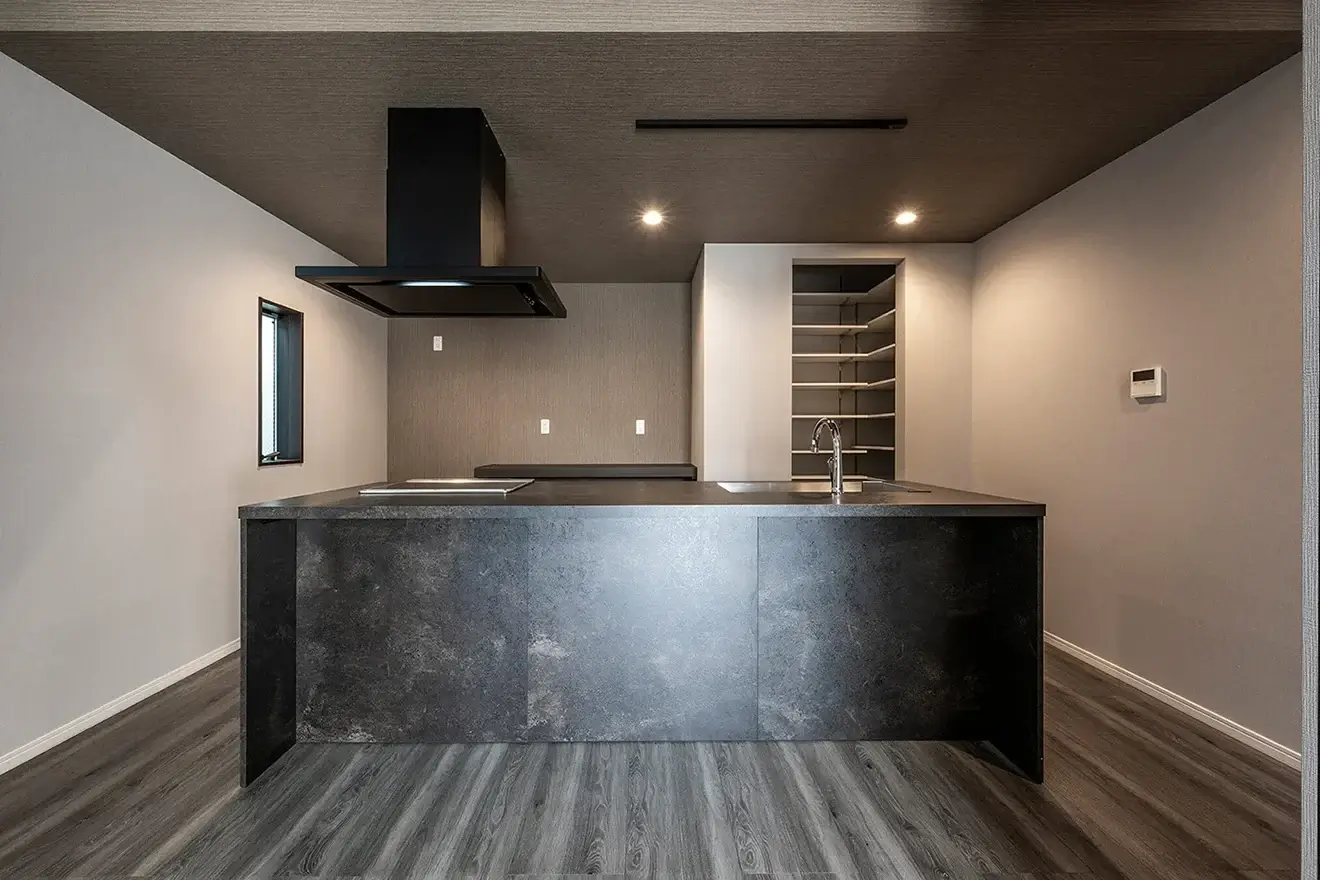 7ARC（セブンアーク）の施工実績｜堺市西区に建てた注文住宅の広いキッチン