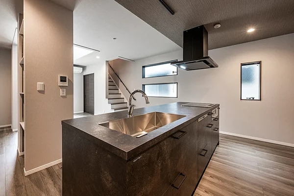 7ARC（セブンアーク）の施工実績｜堺市西区に建てた注文住宅のアイランドキッチン