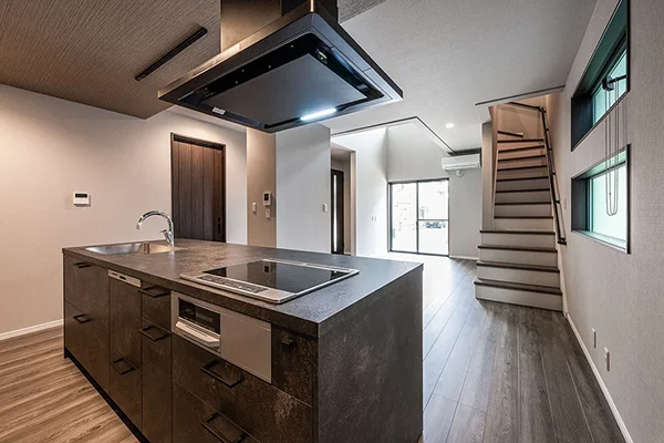 7ARC（セブンアーク）の施工実績｜堺市西区に建てた注文住宅のアイランドキッチン