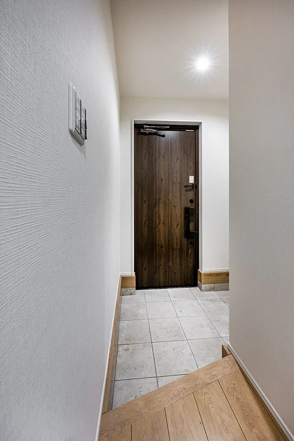 7ARC（セブンアーク）の施工実績｜大阪市港区に建てた注文住宅の広い玄関