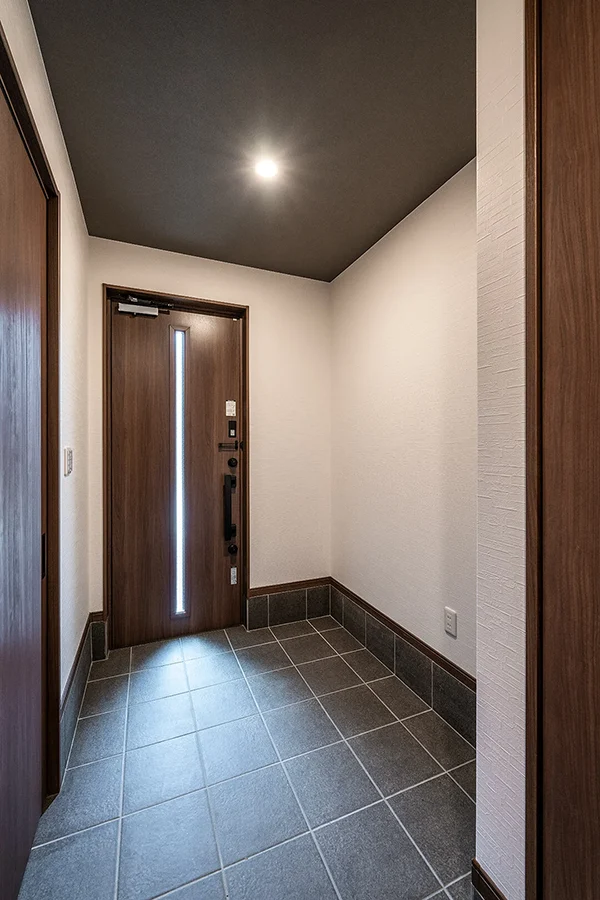 7ARC（セブンアーク）の施工実績｜東大阪市に建てた注文住宅のお洒落な玄関ドア