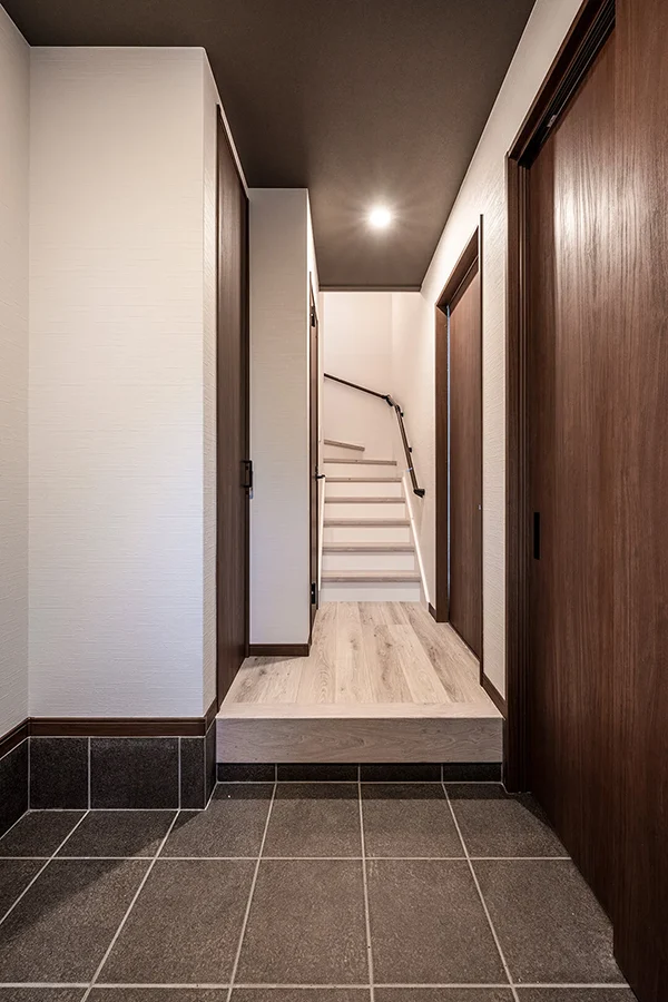 7ARC（セブンアーク）の施工実績｜東大阪市に建てた注文住宅の玄関