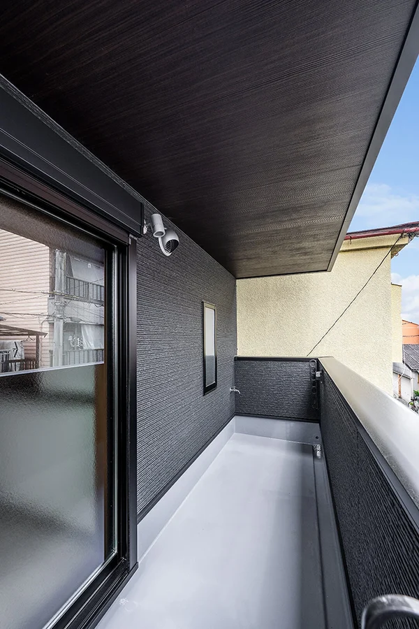 7ARC（セブンアーク）の施工実績｜東大阪市に建てた注文住宅のバルコニー