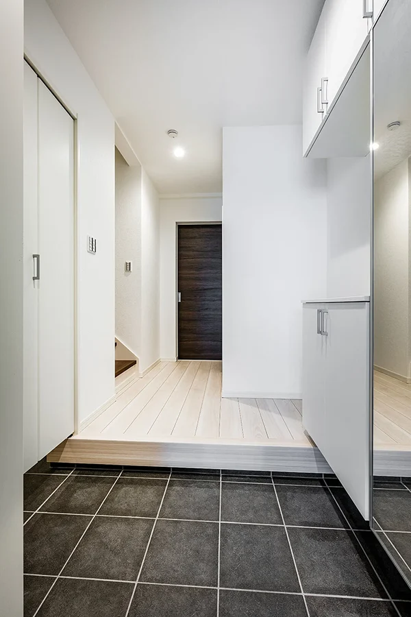 7ARC（セブンアーク）の施工実績｜大阪市此花区に建てた注文住宅の玄関