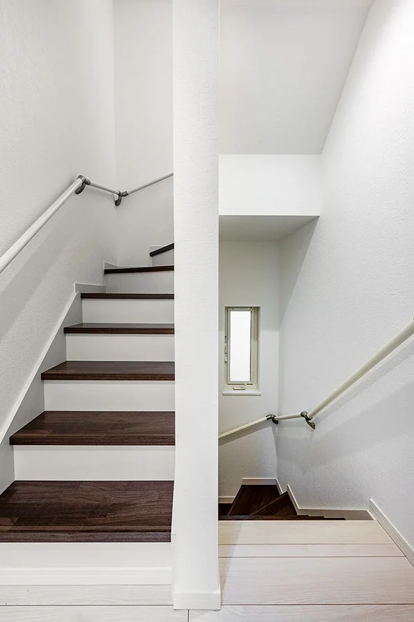 7ARC（セブンアーク）の施工実績｜大阪市此花区に建てた注文住宅の階段