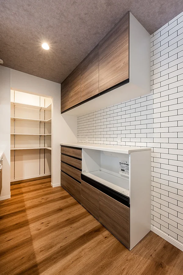 7ARC（セブンアーク）の施工実績｜大阪府豊中市に建てた注文住宅のキッチン収納棚