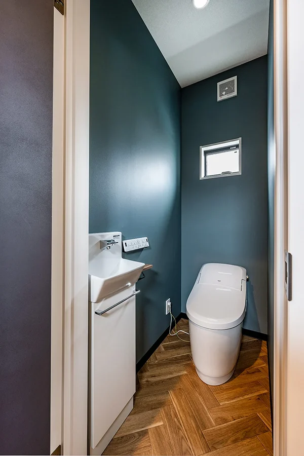 7ARC（セブンアーク）の施工実績｜大阪府豊中市に建てた注文住宅の２階のトイレ