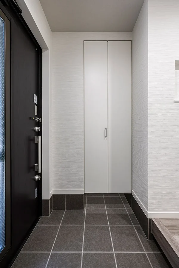 7ARC（セブンアーク）の施工実績｜大阪市西成区に建てた注文住宅の玄関