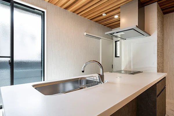 7ARC（セブンアーク）の施工実績｜大阪市西成区に建てた注文住宅のキッチン