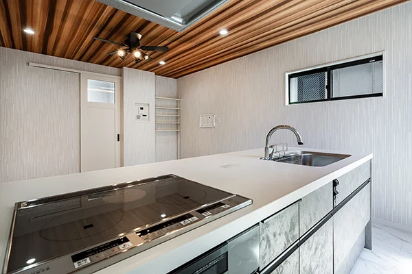 7ARC（セブンアーク）の施工実績｜大阪市西成区に建てた注文住宅のキッチン