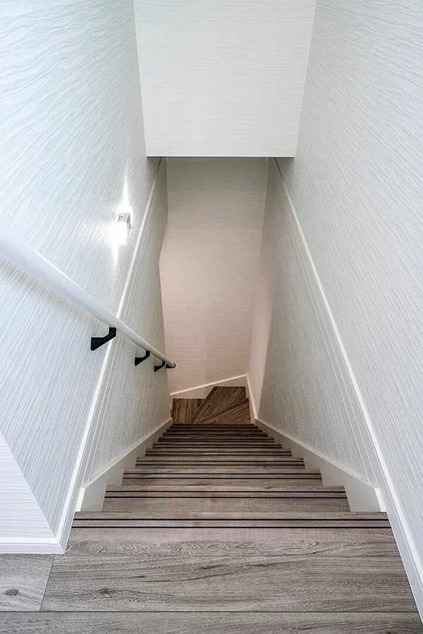 7ARC（セブンアーク）の施工実績｜大阪市西成区に建てた注文住宅の階段