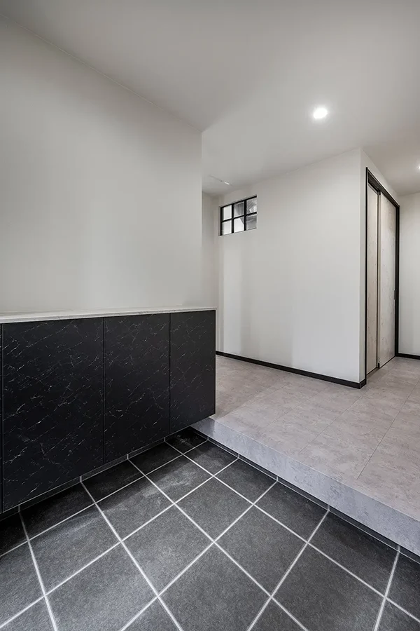 7ARC（セブンアーク）の施工実績｜京都府相楽群精華町に建てた注文住宅の玄関