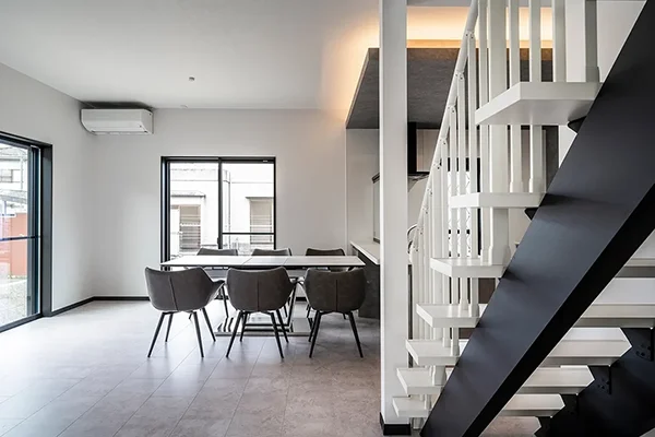 7ARC（セブンアーク）の施工実績｜京都府相楽群精華町に建てた注文住宅の階段