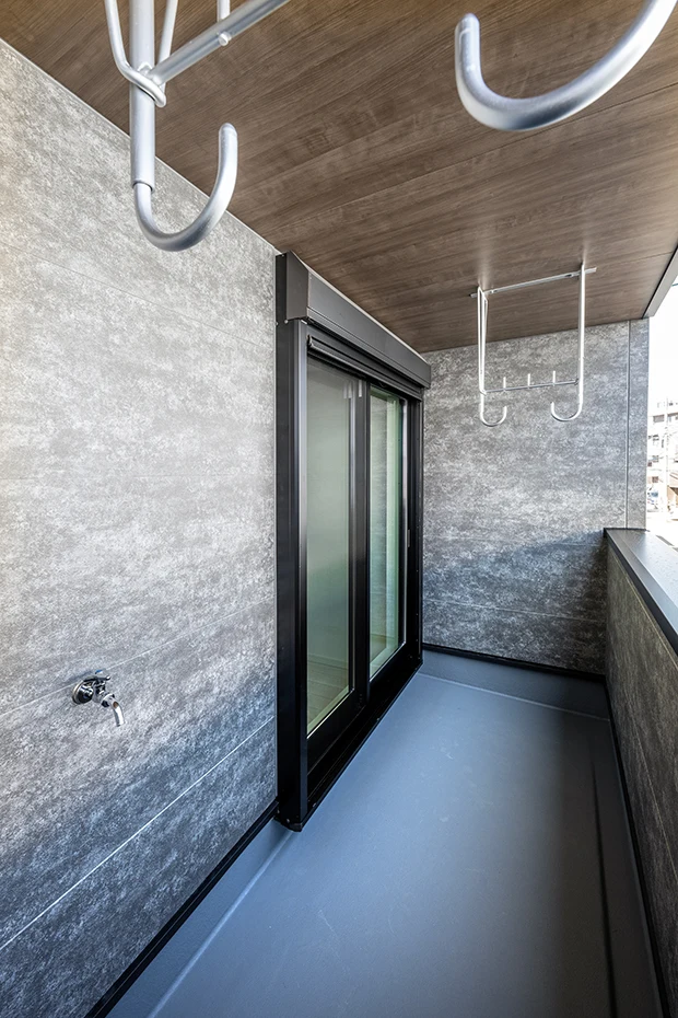 7ARC（セブンアーク）の施工実績｜大阪市此花区に建てた注文住宅のバルコニー