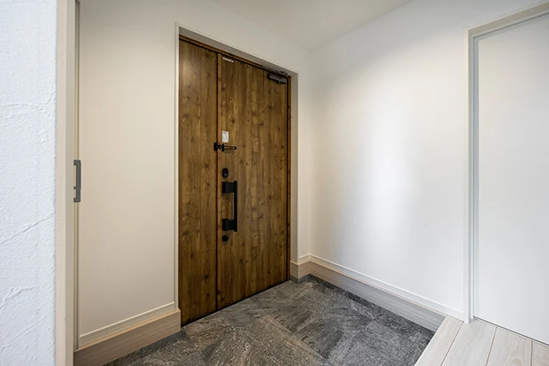 7ARC（セブンアーク）の施工実績｜大阪市此花区に建てた注文住宅の玄関