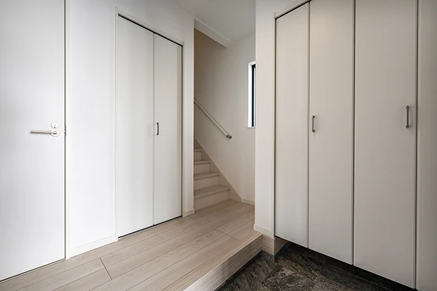 7ARC（セブンアーク）の施工実績｜大阪市此花区に建てた注文住宅の玄関