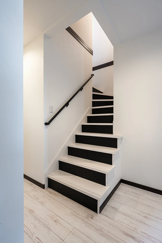 7ARC（セブンアーク）の施工実績｜大阪府守口市に建てた注文住宅の玄関