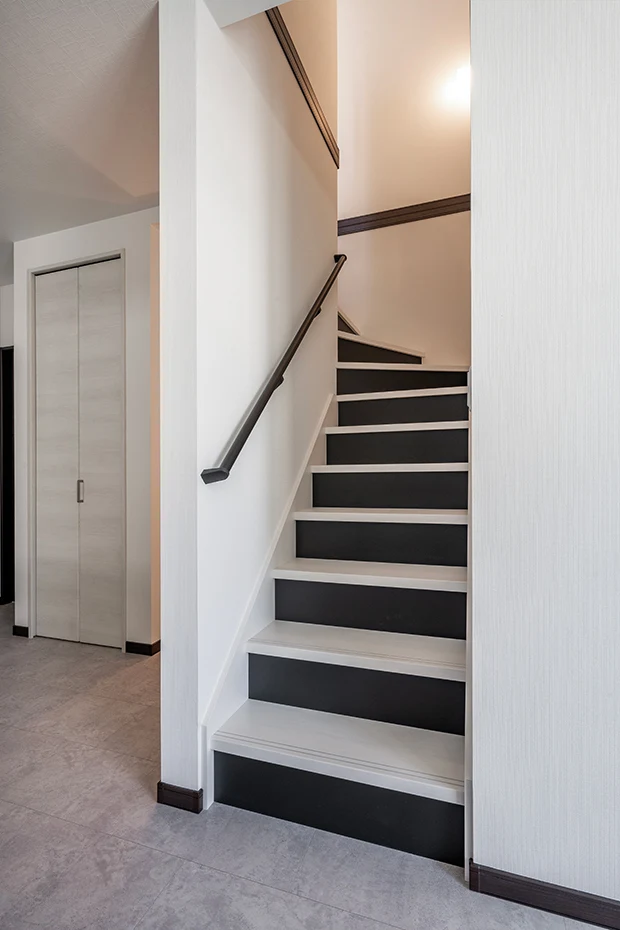 7ARC（セブンアーク）の施工実績｜大阪府守口市に建てた注文住宅の階段