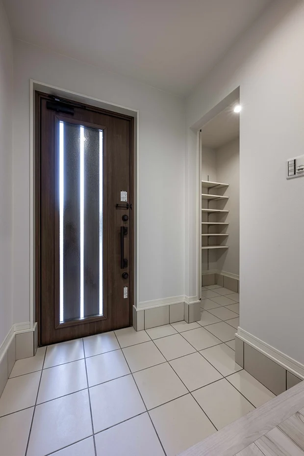 7ARC（セブンアーク）の施工実績｜大阪市住吉区に建てた注文住宅の玄関