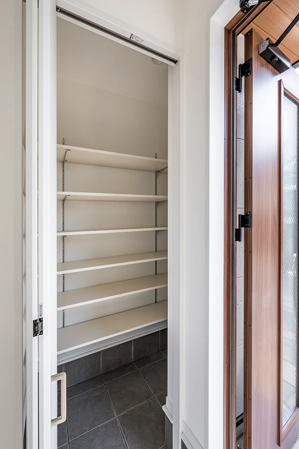 7ARC（セブンアーク）の施工実績｜東大阪市に建てた注文住宅の玄関