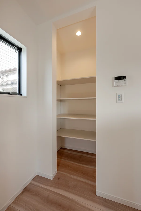 7ARC（セブンアーク）の施工実績｜東大阪市に建てた注文住宅のパントリー
