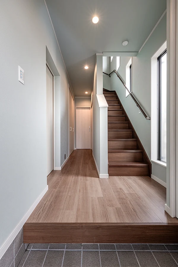 7ARC（セブンアーク）の施工実績｜大阪狭山市のリフォームした中古一戸建ての玄関