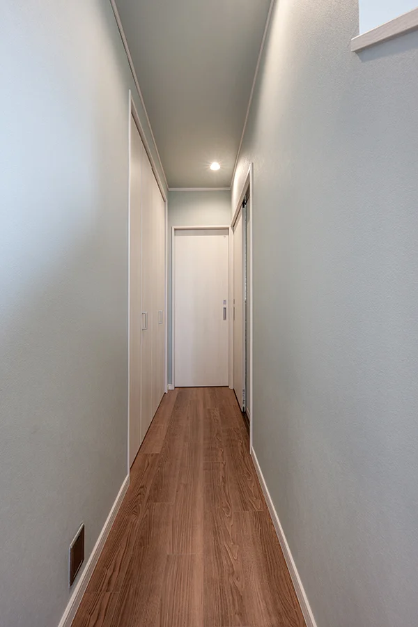 7ARC（セブンアーク）の施工実績｜大阪狭山市のリフォームした中古一戸建ての廊下