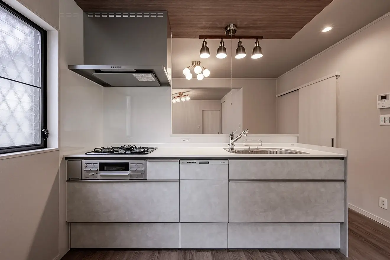 7ARC（セブンアーク）の施工実績｜大阪狭山市のリフォームした中古一戸建てのキッチン
