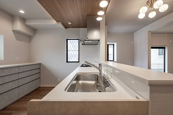 7ARC（セブンアーク）の施工実績｜大阪狭山市のリフォームした中古一戸建てのキッチン