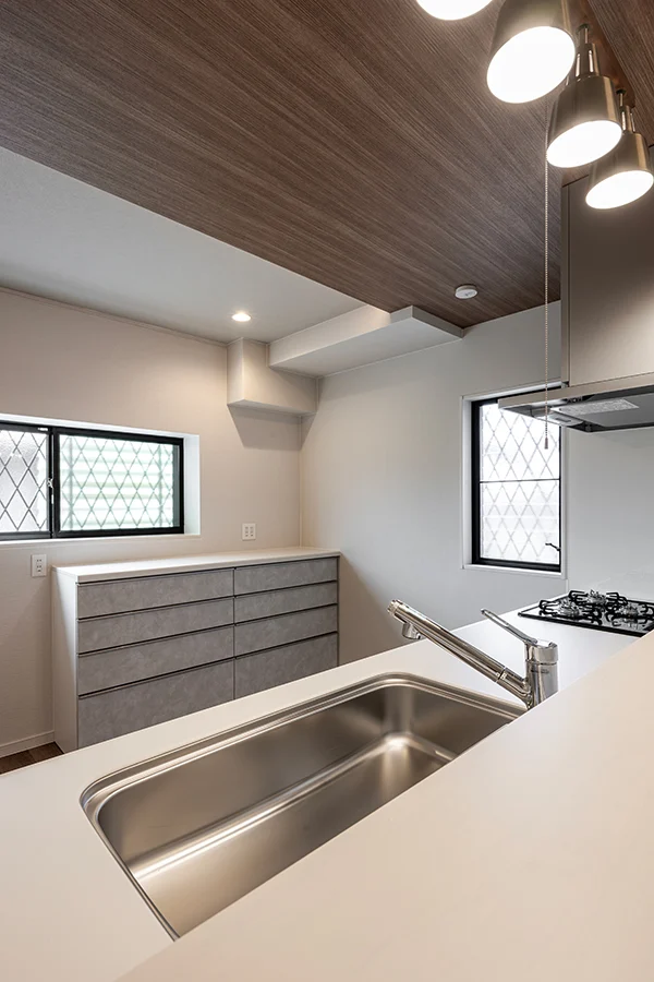 7ARC（セブンアーク）の施工実績｜大阪狭山市のリフォームした中古一戸建てのキッチン