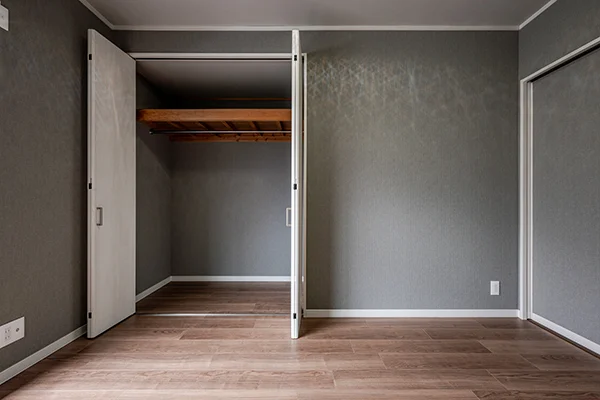 7ARC（セブンアーク）の施工実績｜大阪狭山市のリフォームした中古一戸建ての洋室