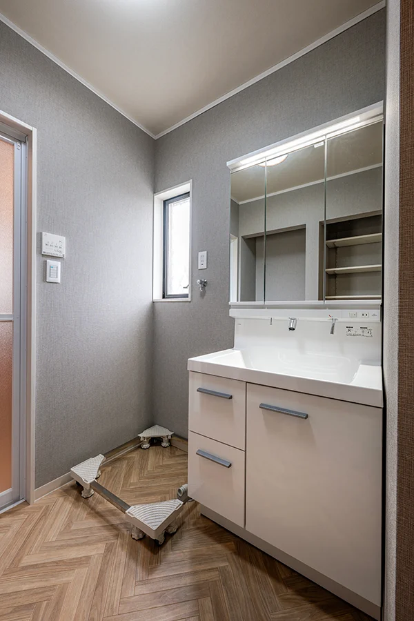 7ARC（セブンアーク）の施工実績｜大阪狭山市のリフォームした中古一戸建ての洗面室