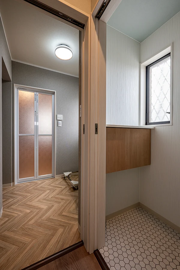 7ARC（セブンアーク）の施工実績｜大阪狭山市のリフォームした中古一戸建ての洗面室