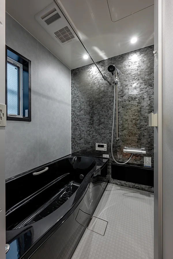 7ARC（セブンアーク）の施工実績｜大阪市西成区に建てた注文住宅の浴室