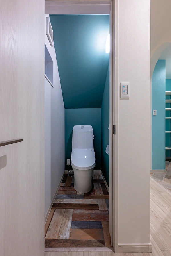 7ARC（セブンアーク）の施工実績｜大阪市西成区に建てた注文住宅のトイレ