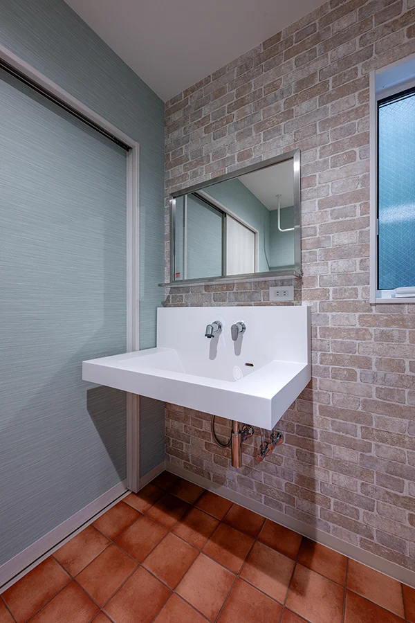 7ARC（セブンアーク）の施工実績｜大阪市西成区に建てた注文住宅の洗面室