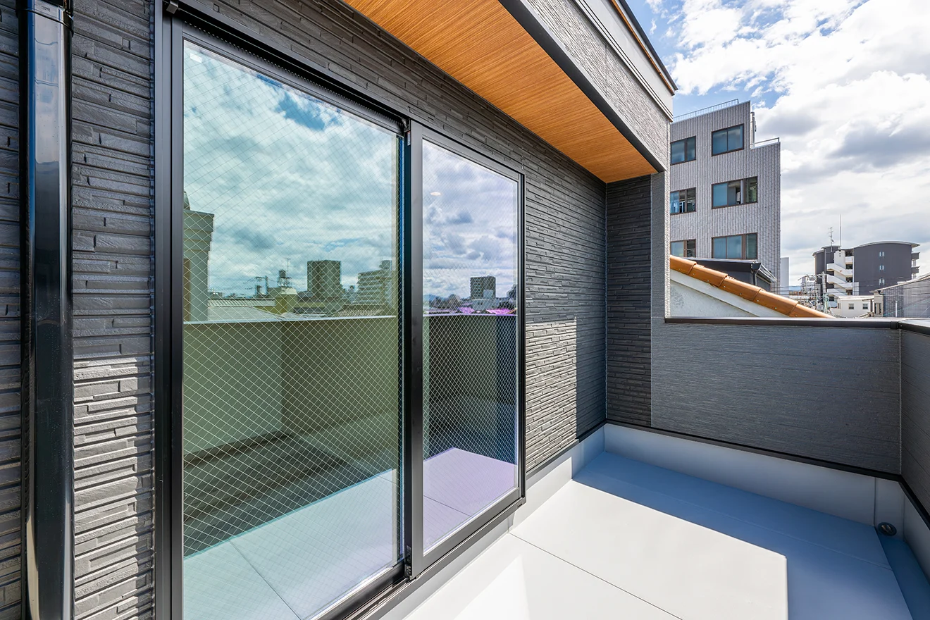 7ARC（セブンアーク）の施工実績｜大阪市東住吉区に建てた注文住宅のバルコニー