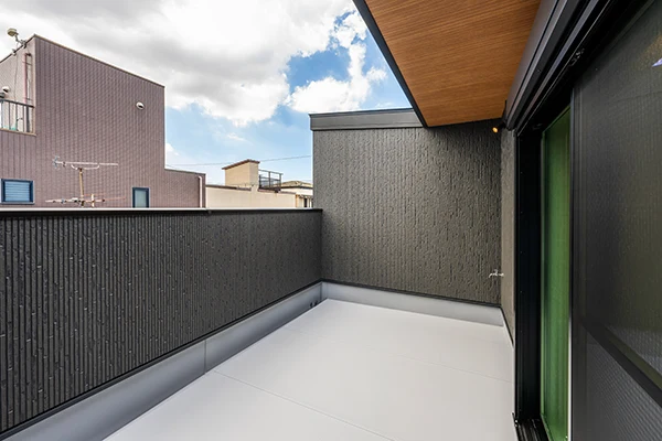 7ARC（セブンアーク）の施工実績｜東大阪市に建てた注文住宅のバルコニー